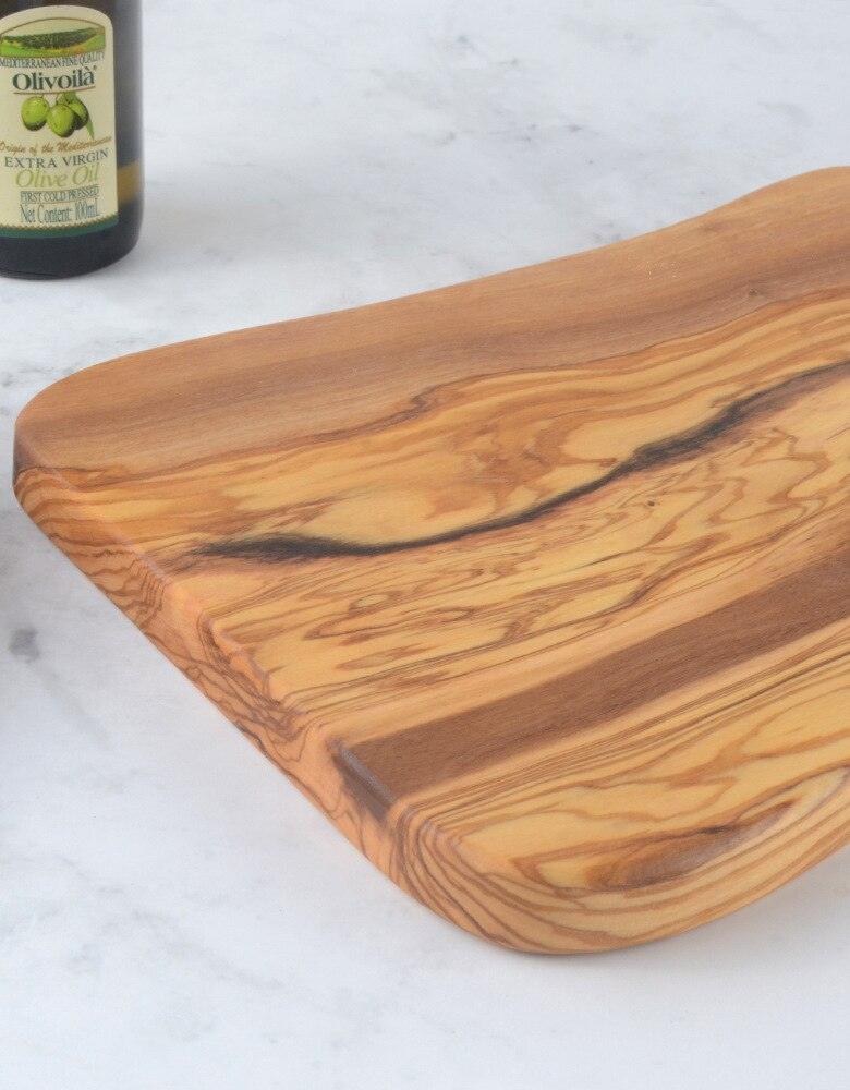 OLIVE WOOD CUTTING BOARD